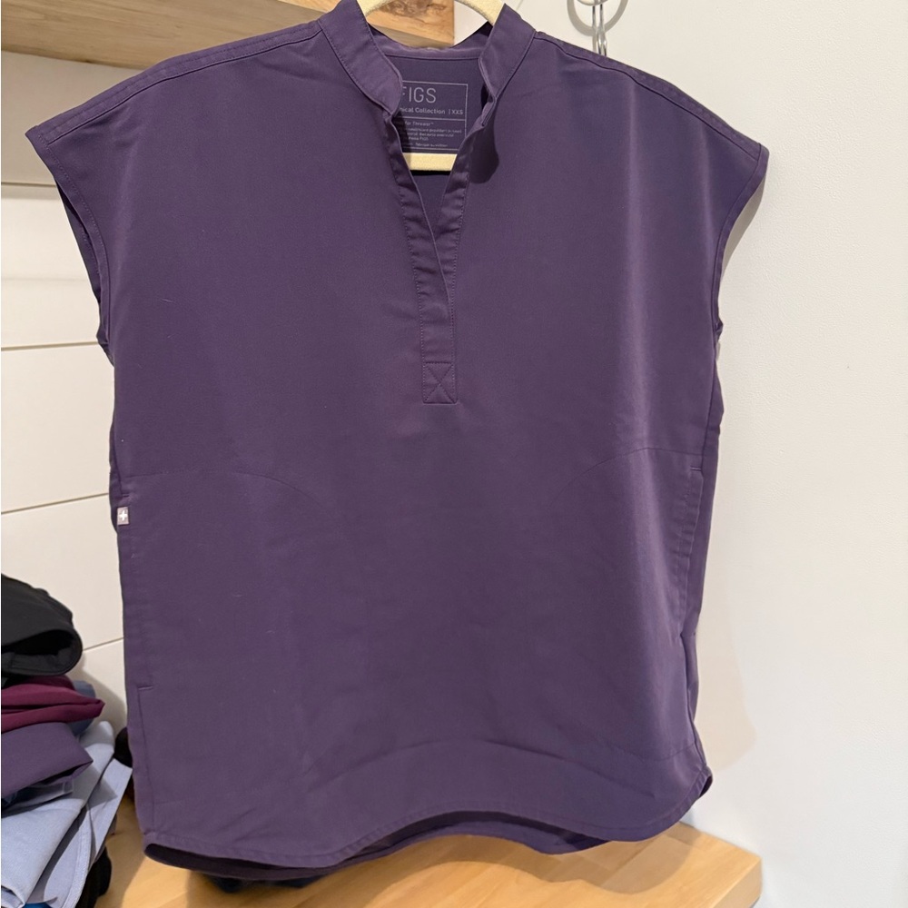 FIGS scrub top